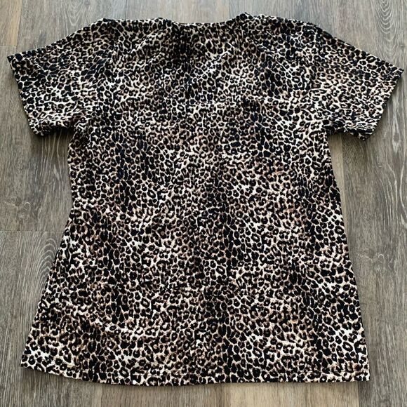 Socialite woman’s M Leopard Scoop neck blouse - Picture 8 of 9